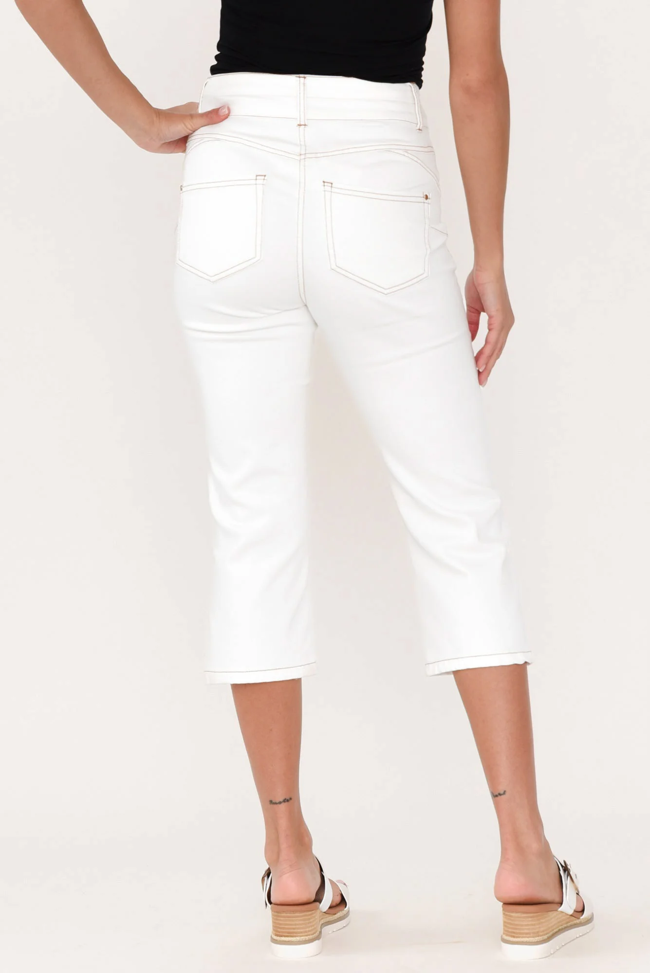 Alessi White Cropped Jeans - Image 4