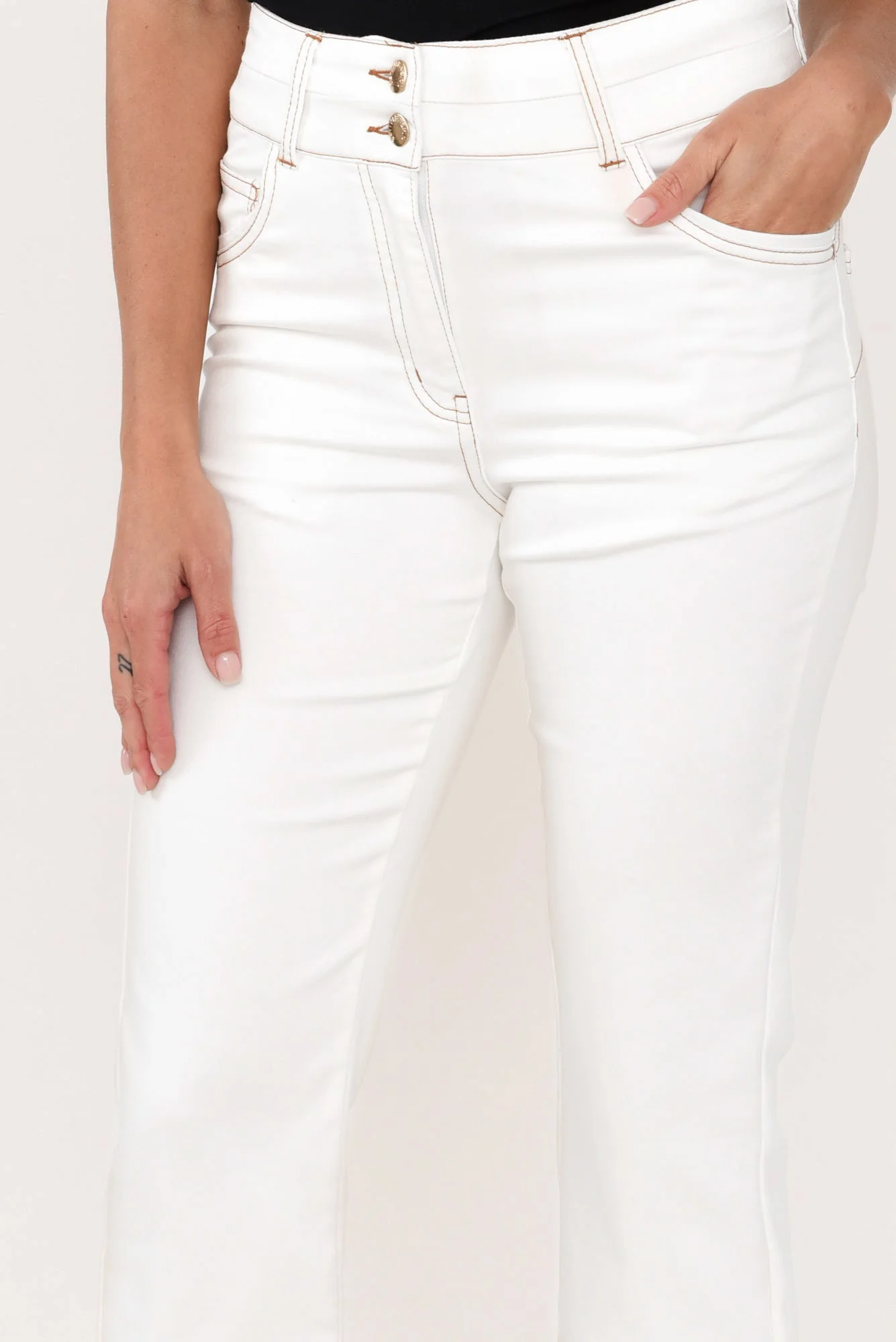 Alessi White Cropped Jeans - Image 5