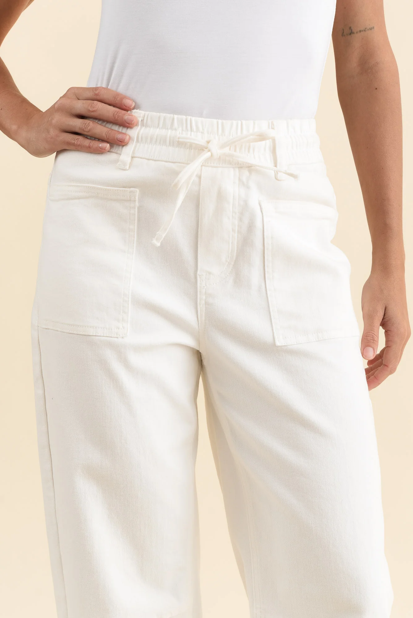 BB Barrel White Jeans - Image 6