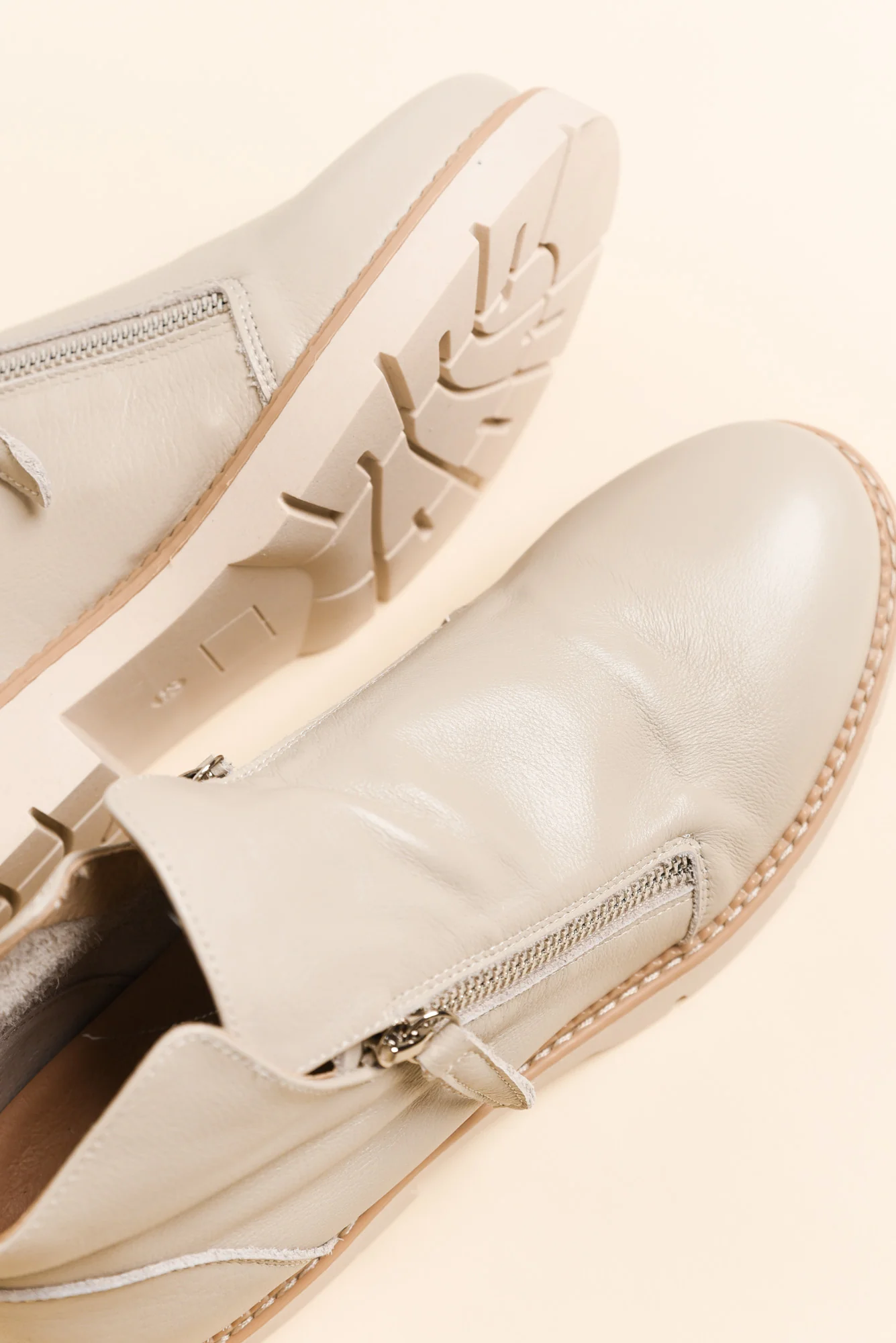 Clara Grey Leather Zip Boot - Image 2
