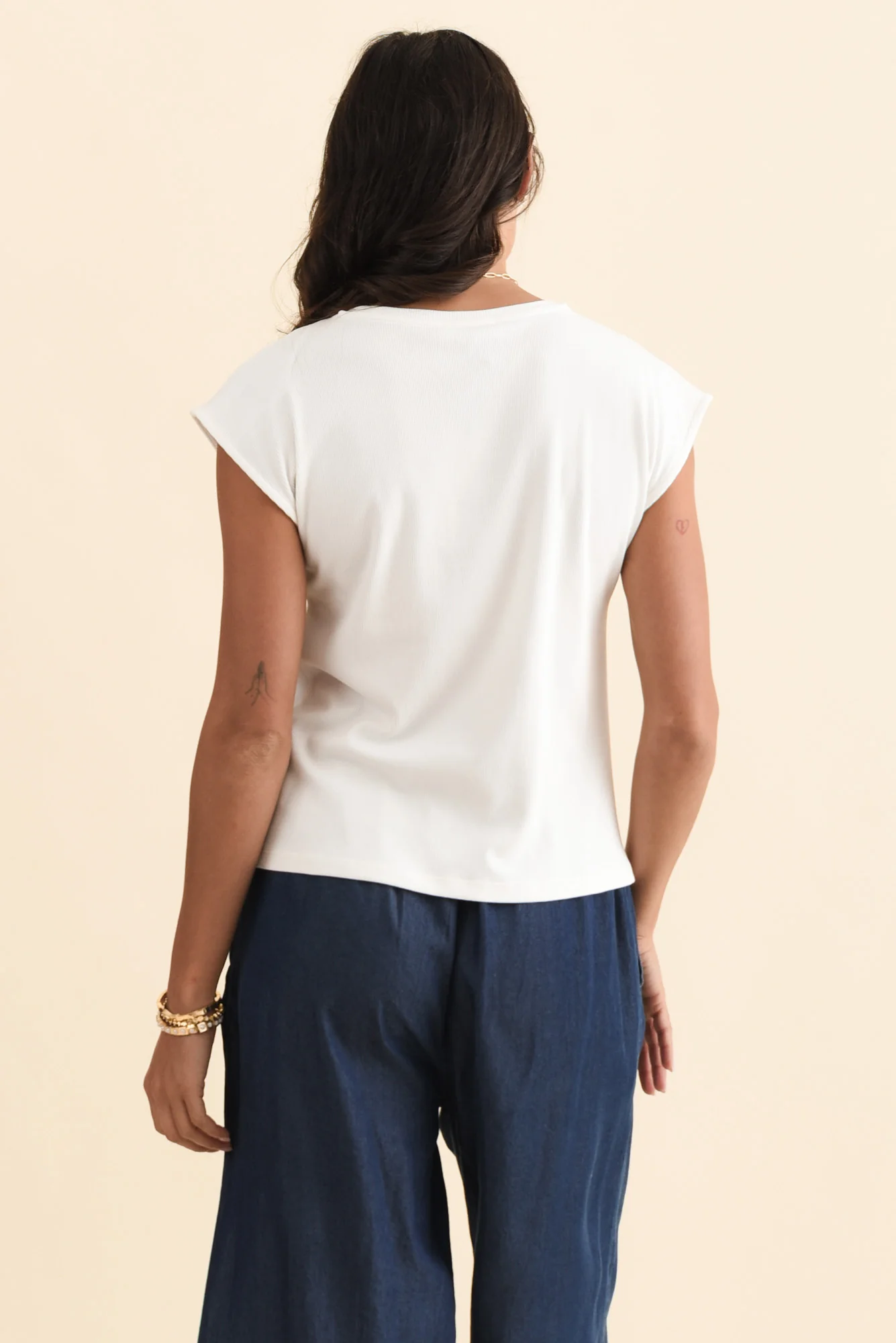 Cuff White Ribbed Tee - Image 4