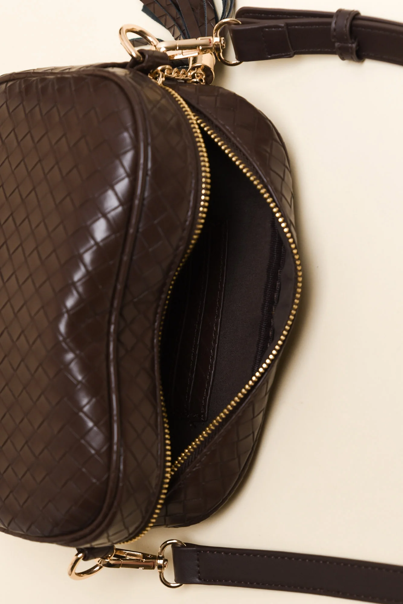 Disco Brown Woven Crossbody Bag - Image 3