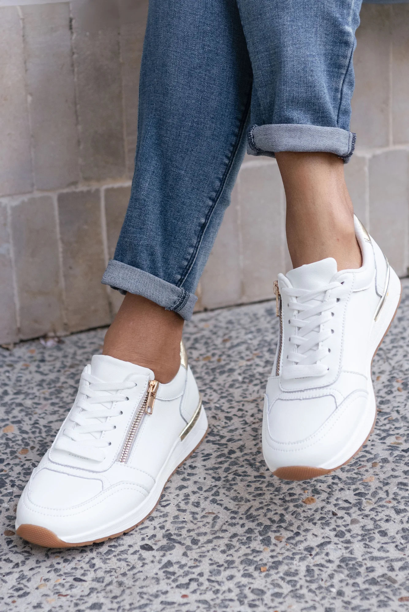 Glebe White Contrast Leather Zip Sneaker - Image 2