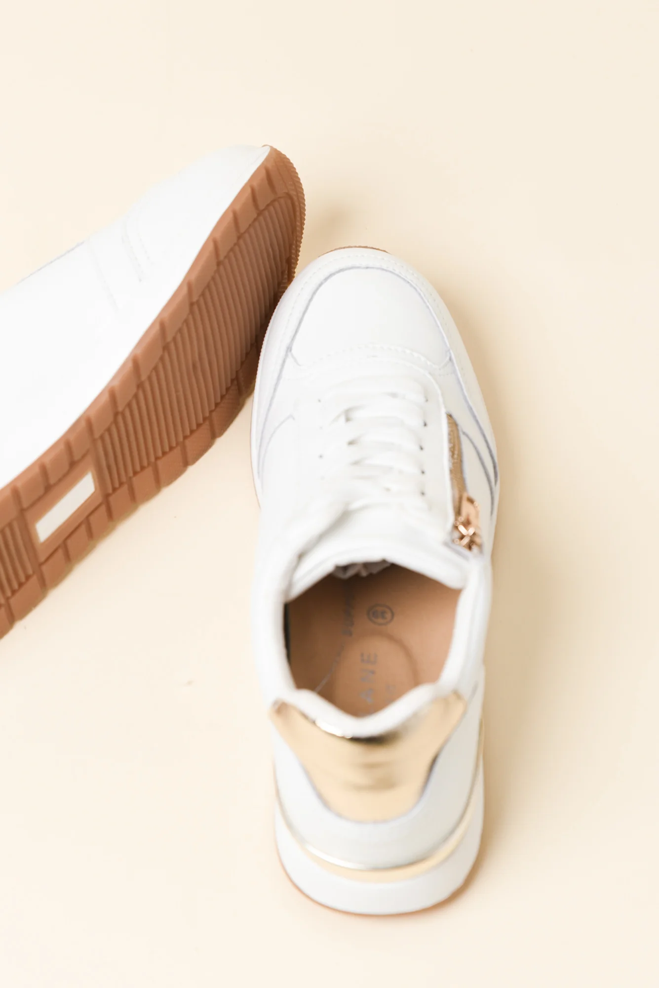 Glebe White Contrast Leather Zip Sneaker - Image 4