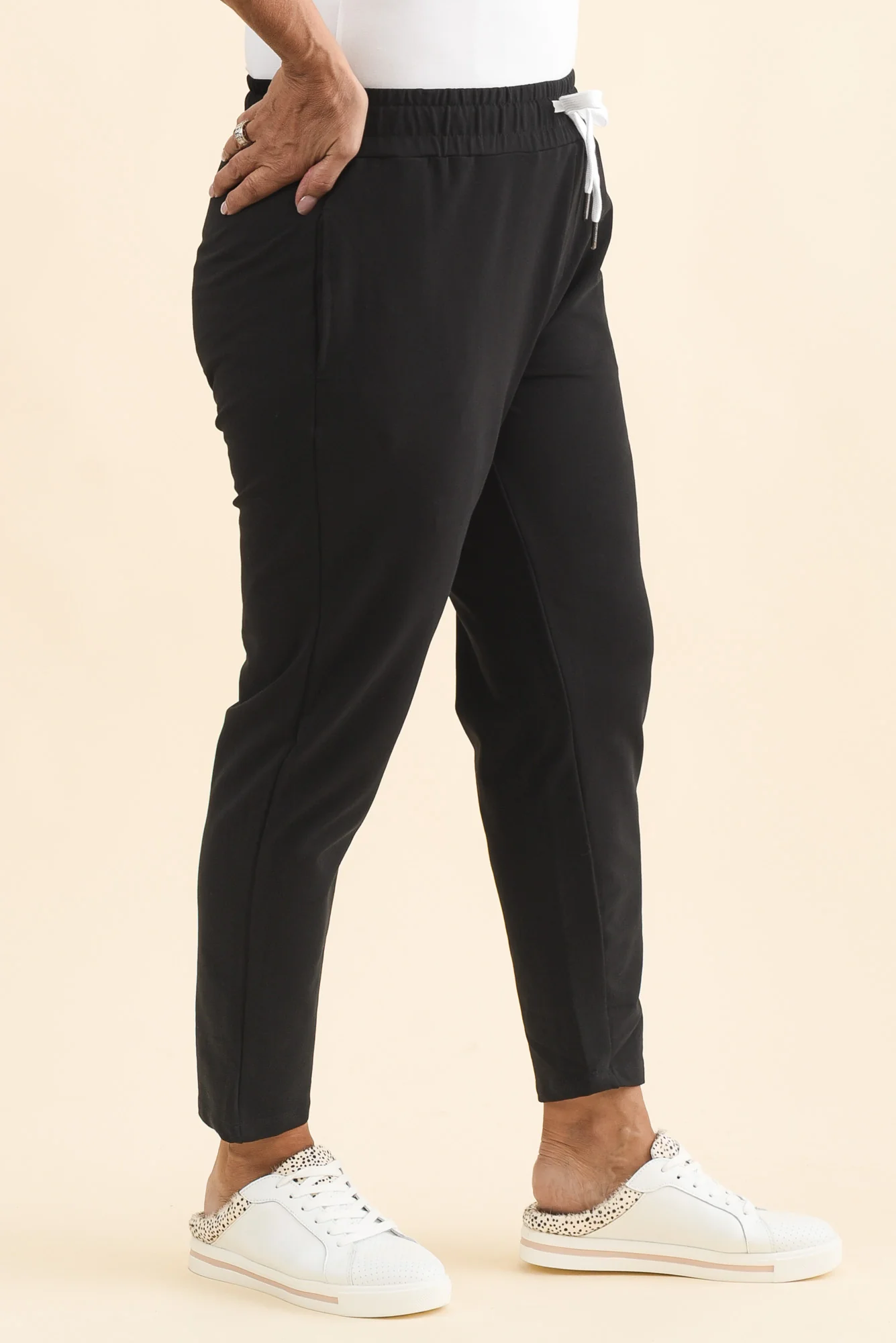 Lobby Black Cotton Relaxed Sweatpants - Image 10