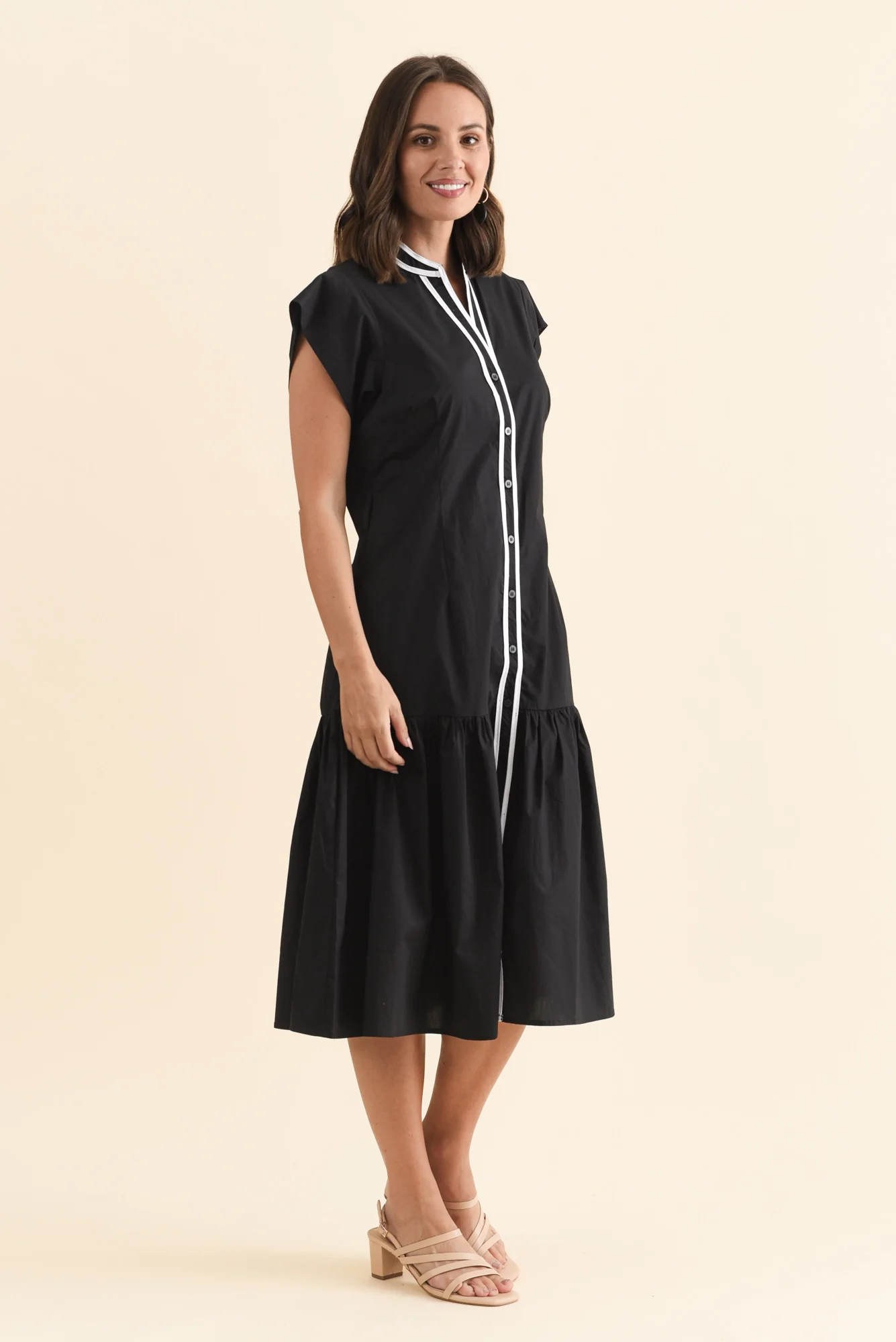 Mari Black Contrast Cotton Tie Dress - Image 4