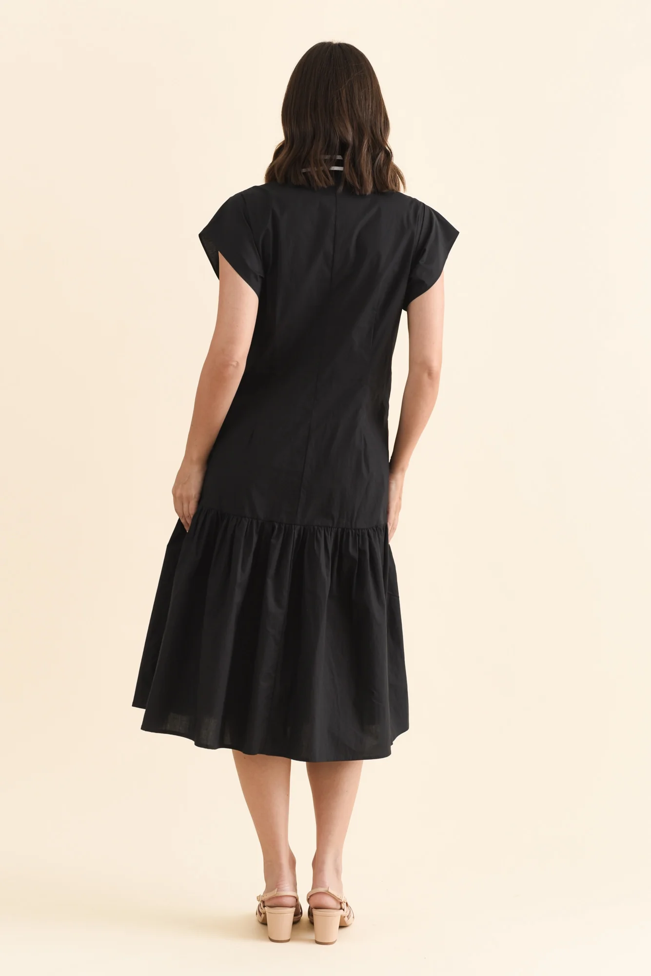 Mari Black Contrast Cotton Tie Dress - Image 5