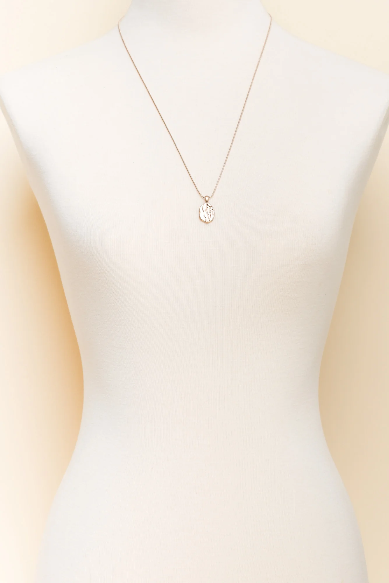 Rhonda Gold Pendant Necklace - Image 2