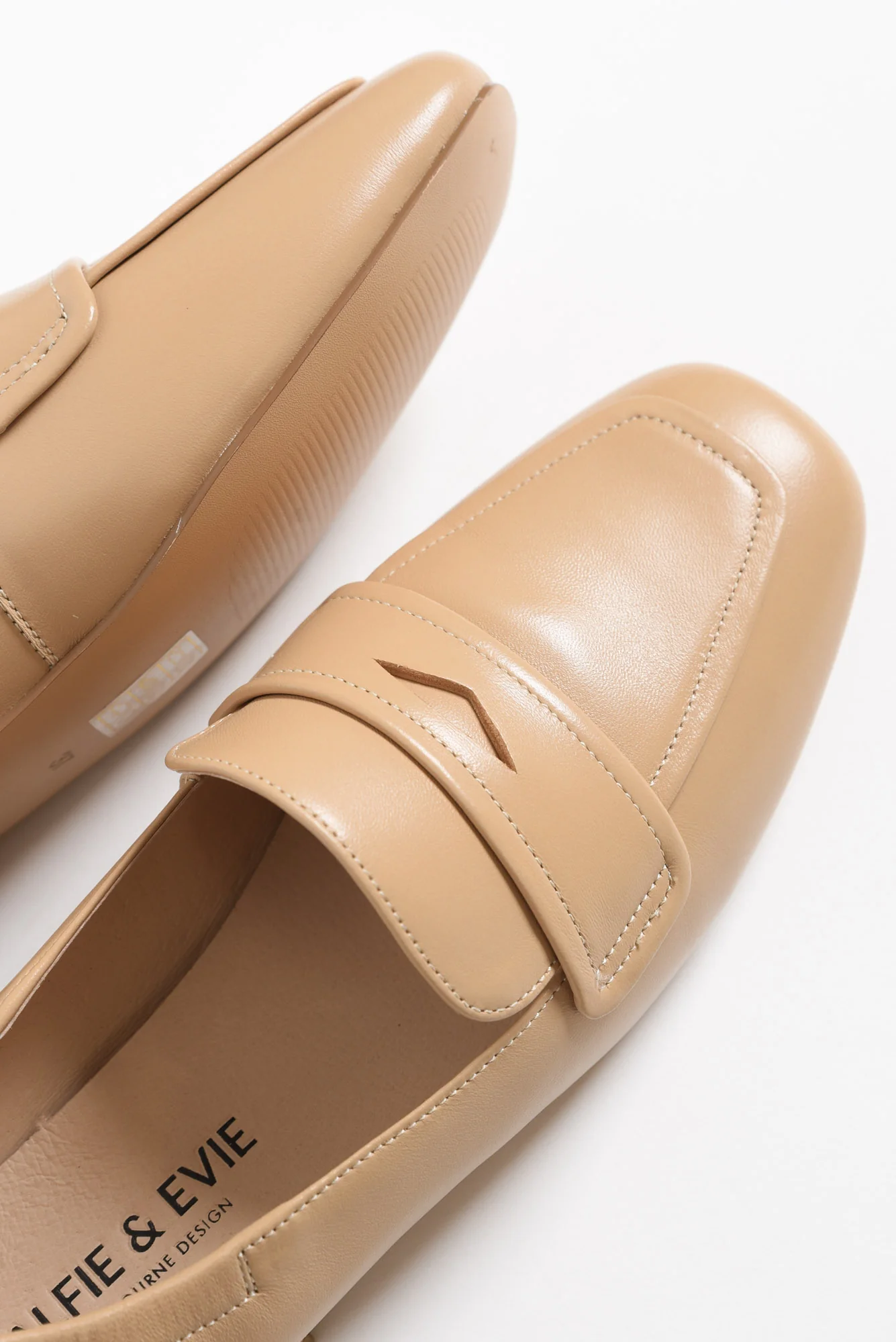 Ridgeway Nude Leather Loafer - Image 3