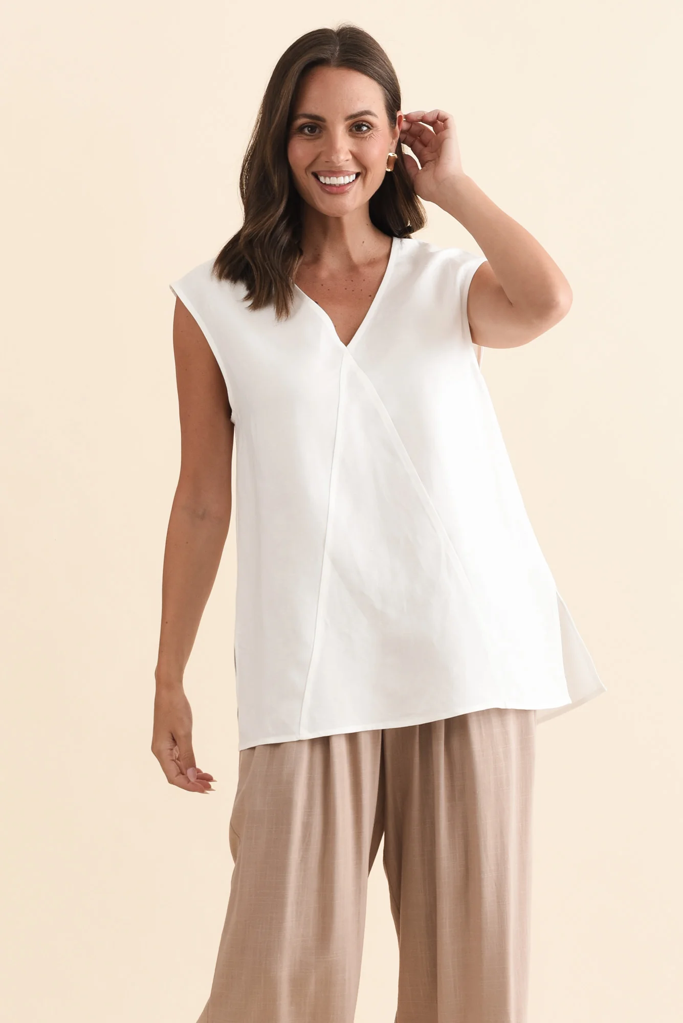 Roxie White Linen Blend V Neck Tank