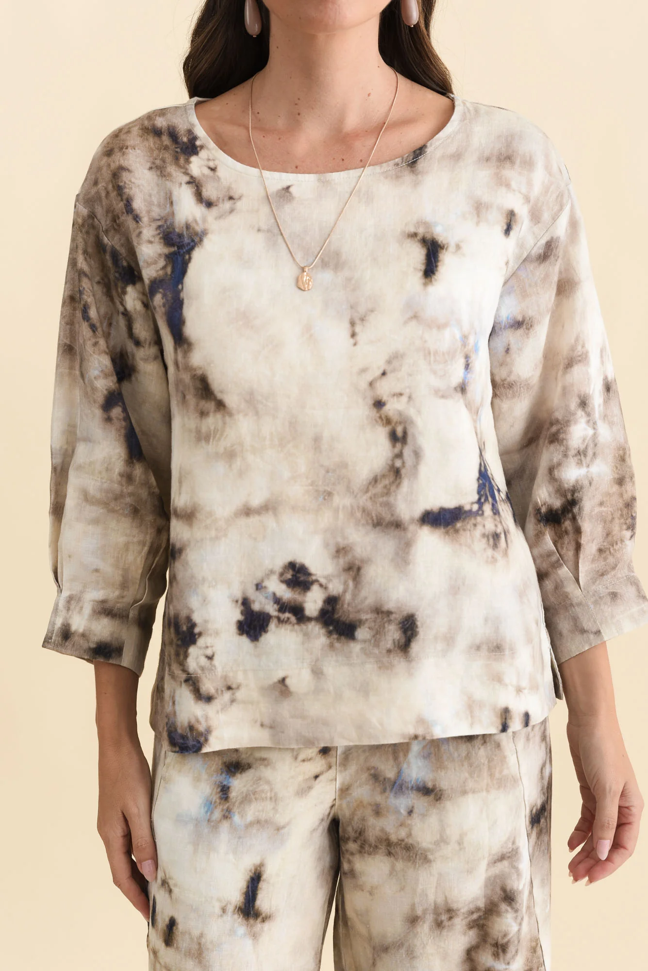 Saloma Taupe Abstract Linen Scoop Neck Top - Image 5