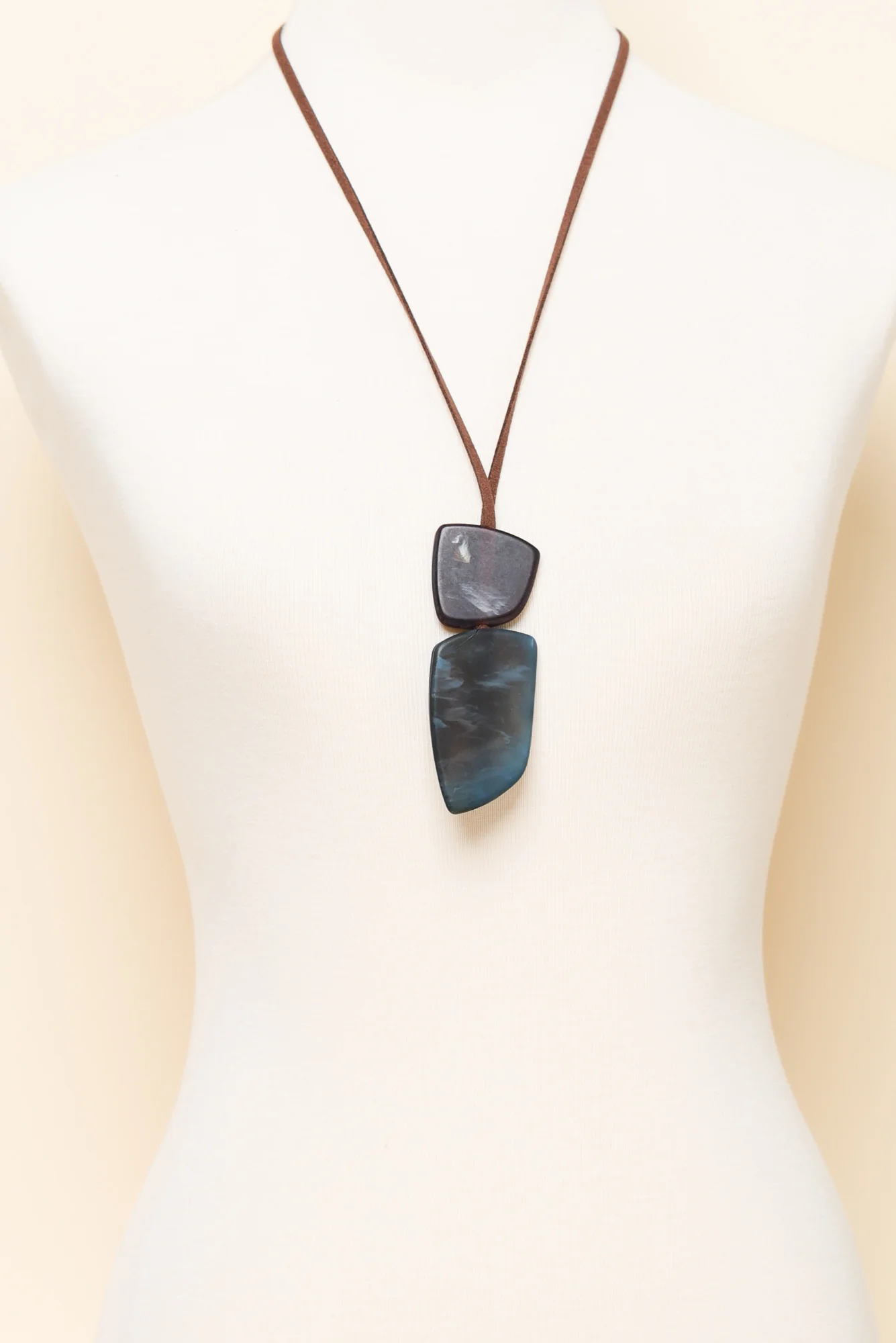 Sarita Blue Pendant Necklace - Image 2
