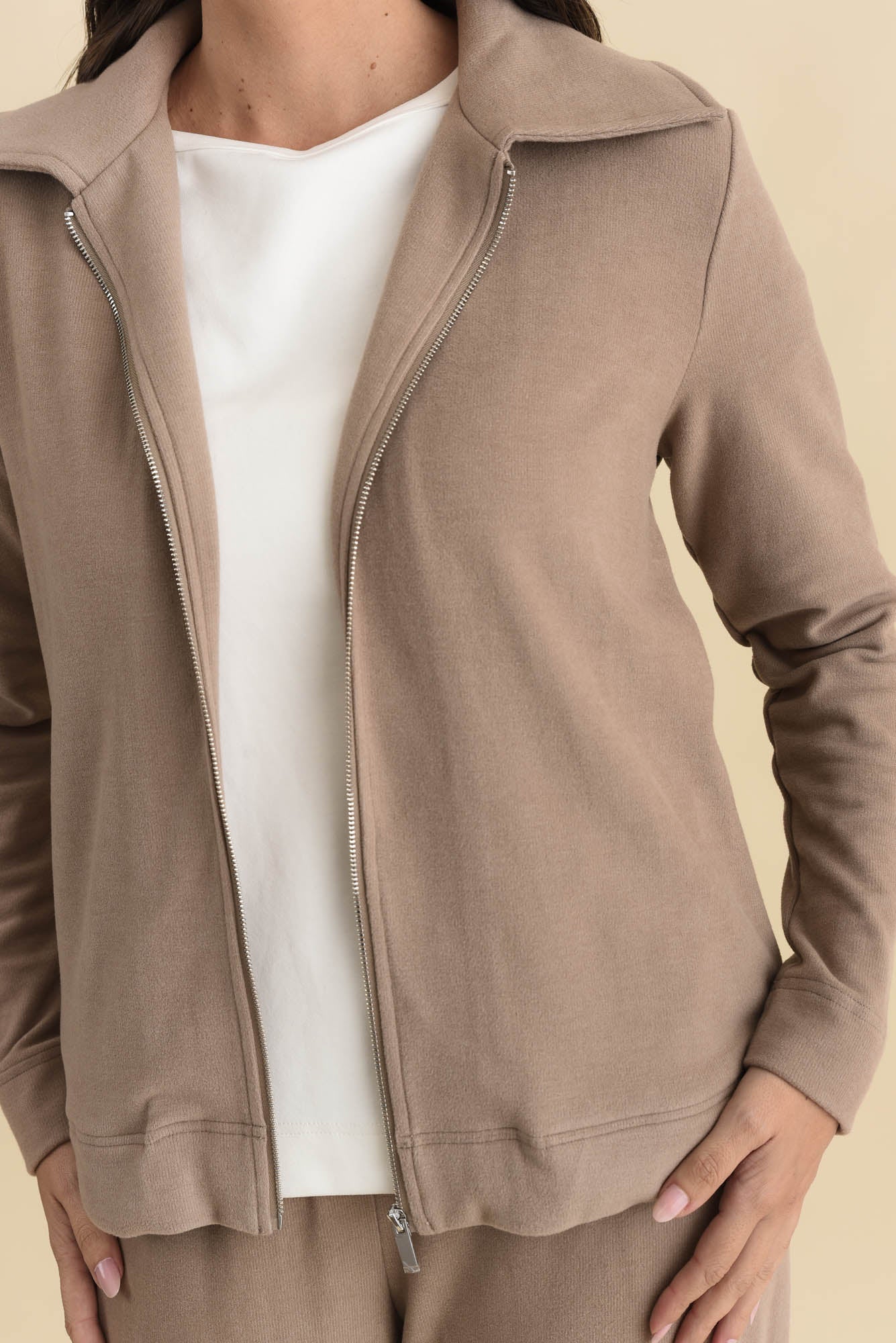 Souffle-Touch Beige Zip Jacket - Image 6