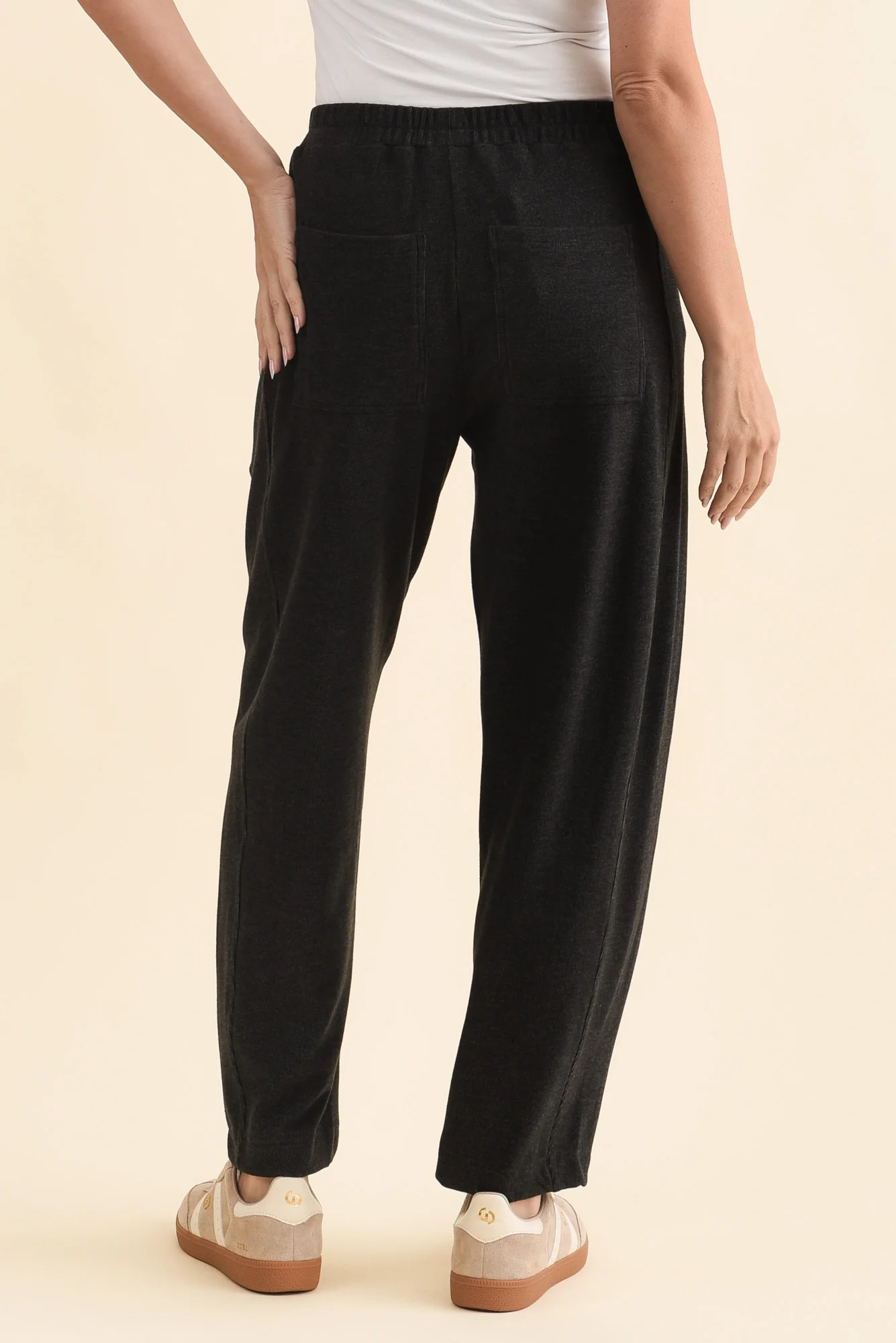 Souffle-Touch Charcoal Barrel Sweatpants - Image 5