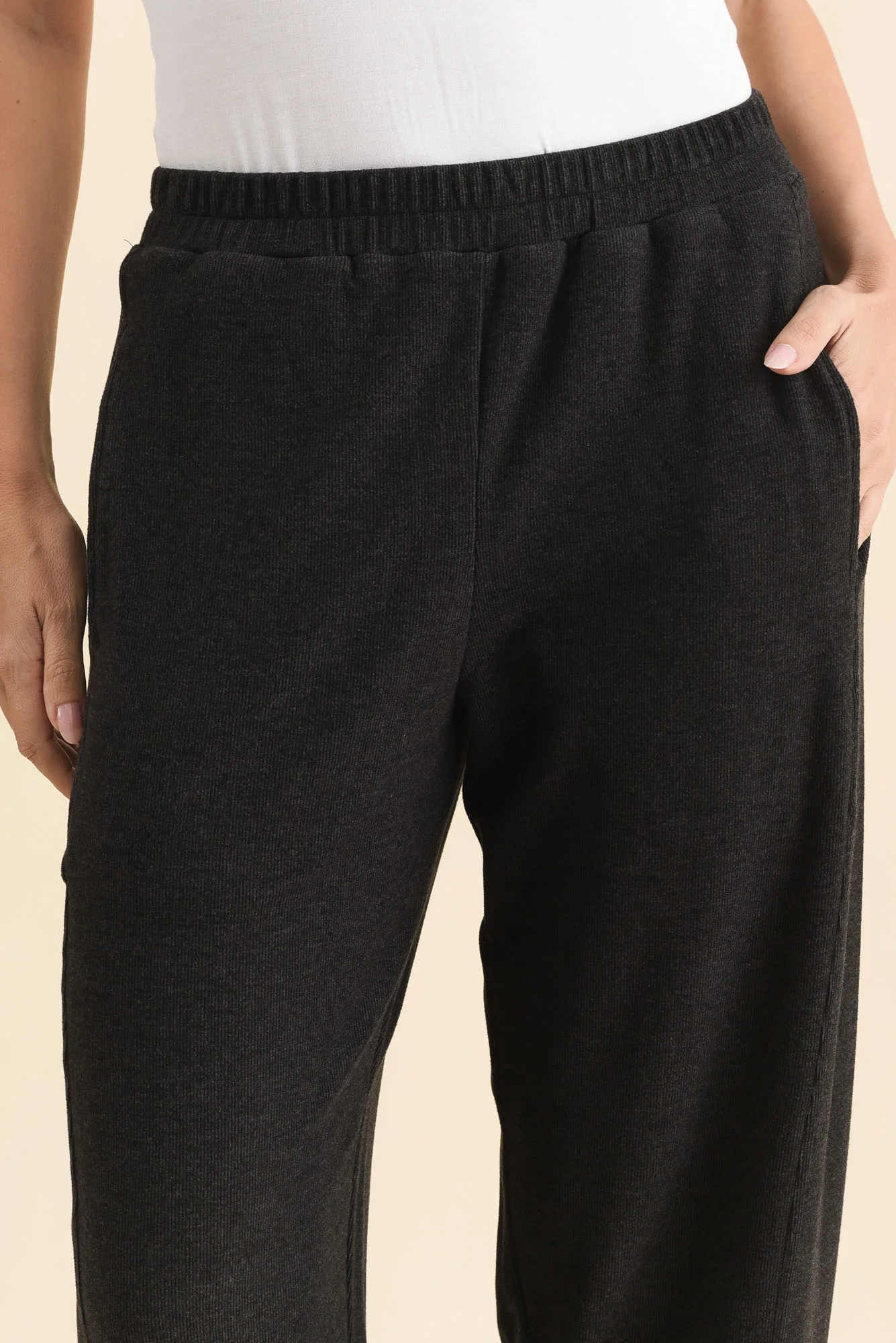 Souffle-Touch Charcoal Barrel Sweatpants - Image 6