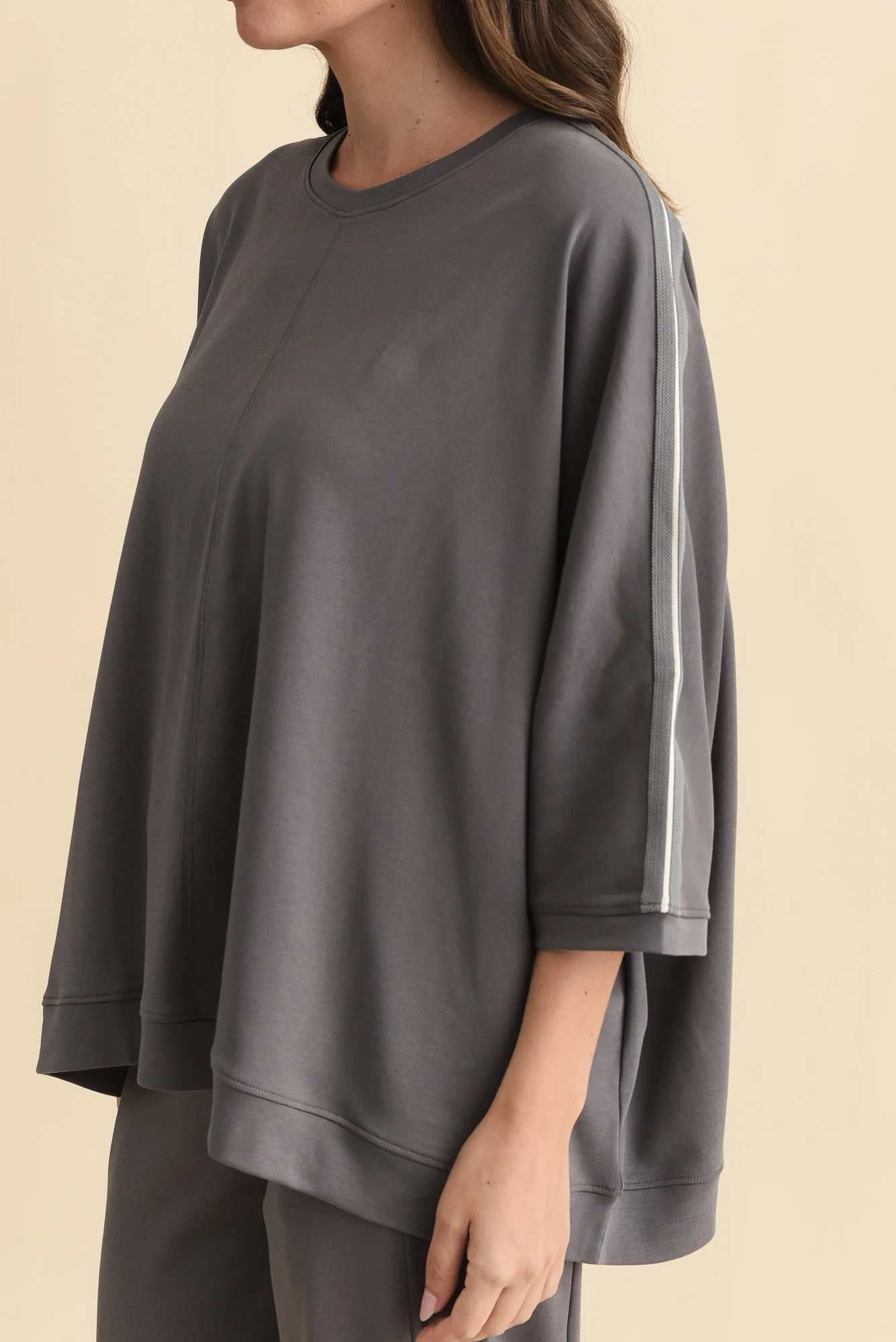 Valeria Grey Cotton Oversized Tee - Image 5