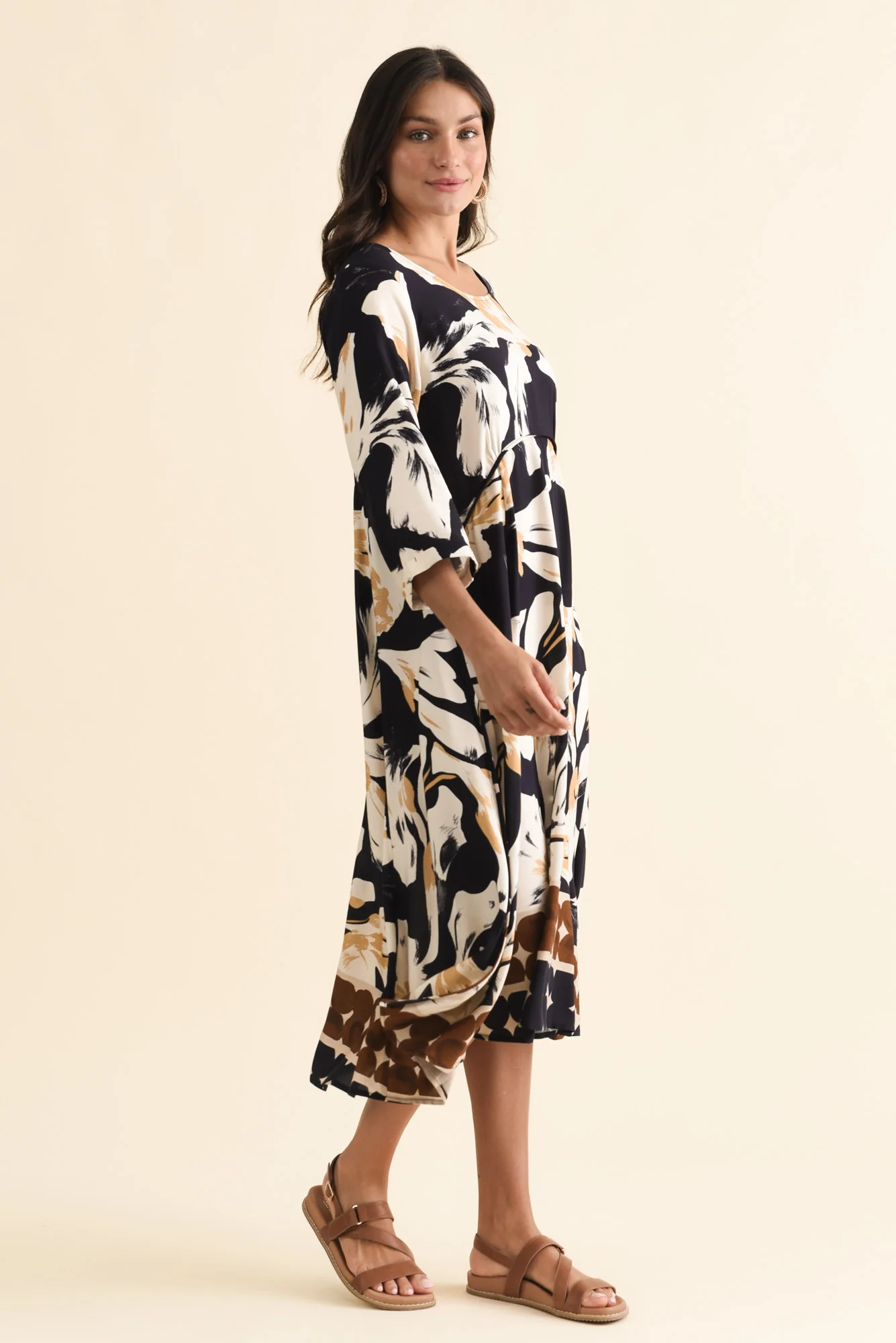 Zaelia Navy Abstract Sleeved Crescent Dress - Image 4
