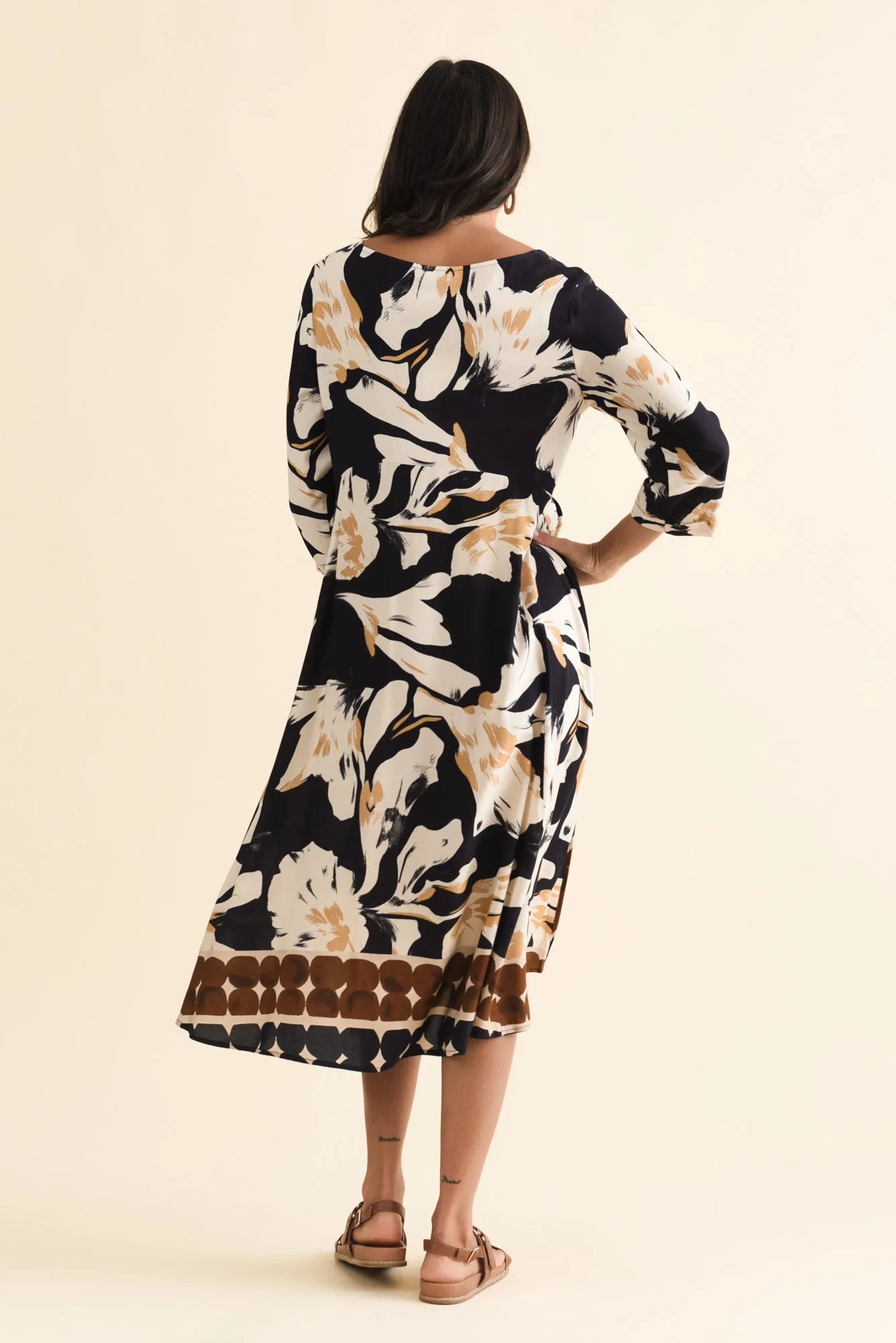 Zaelia Navy Abstract Sleeved Crescent Dress - Image 5