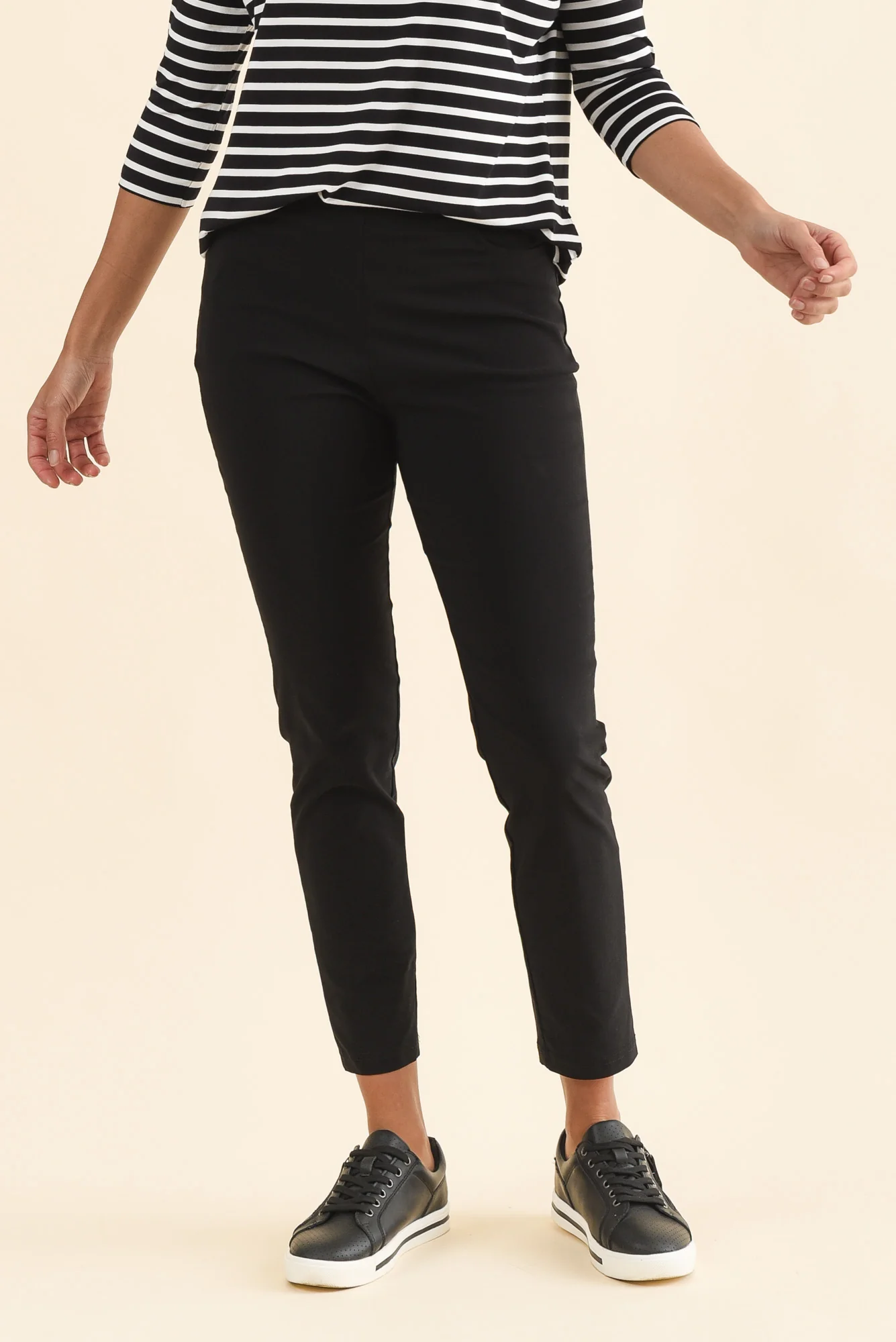 Zara Black Stretch 7/8 Pants