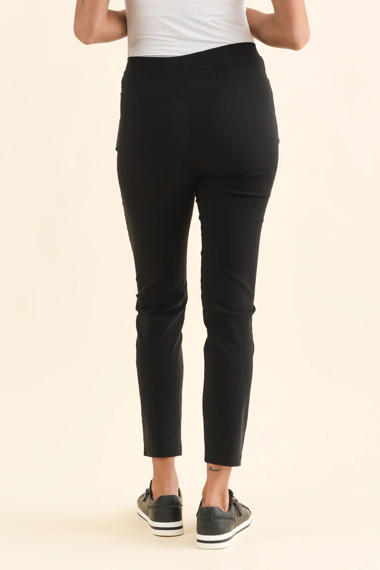 Zara Black Stretch 7/8 Pants - Image 4